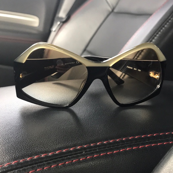 fendi Accessories - Fendi runway glasses